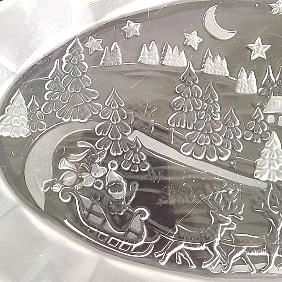 Christmas Scene Santa Claus Reindeer Nighttime Etched Frosted Glass Pie  Platter - Picture 5 of 14